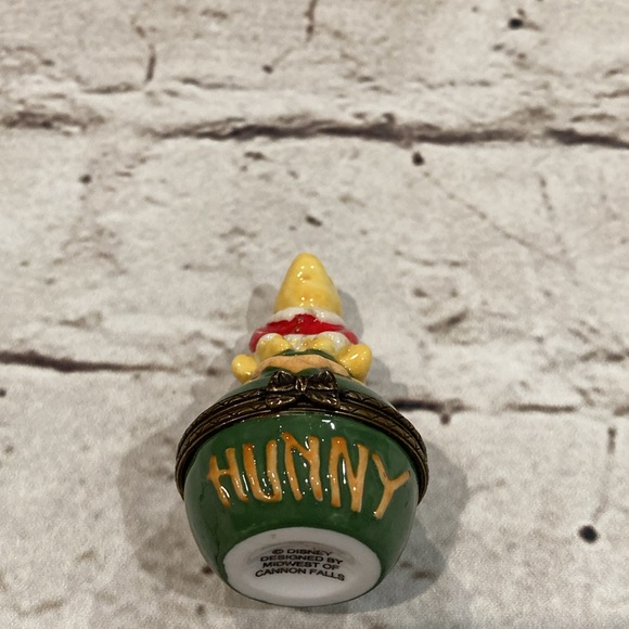 Disney Santa Winnie the Pooh with Bee Hinged Trinket Box Midwest Cannon Falls - Picture 6 of 8